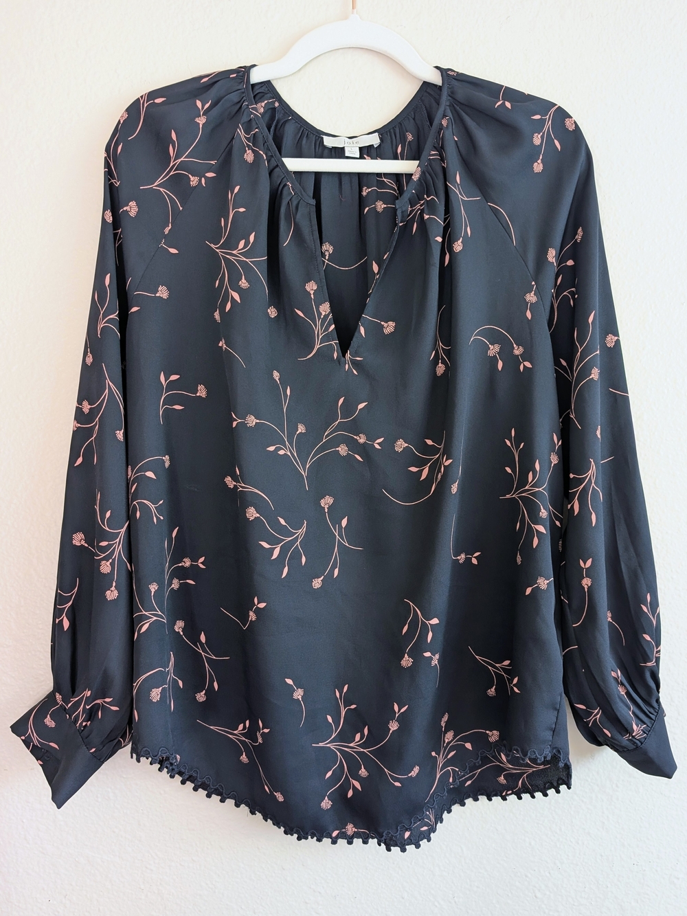 Joie Allea Floral Blouse in Navy & Pink Size Large - Like New